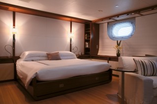 56m sailing yacht Rosehearty - suite.png